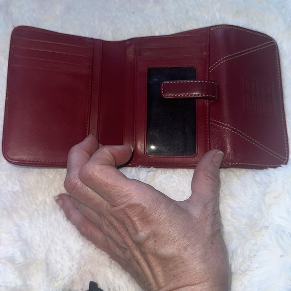 GIVENCHY ❤️.Midsize RED ♥️ leather Wallet Clean/Pristine white stitch Authentic - Picture 6 of 12